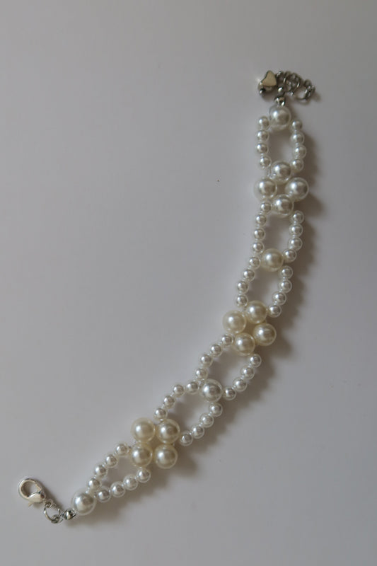Bracelet a perle blanche